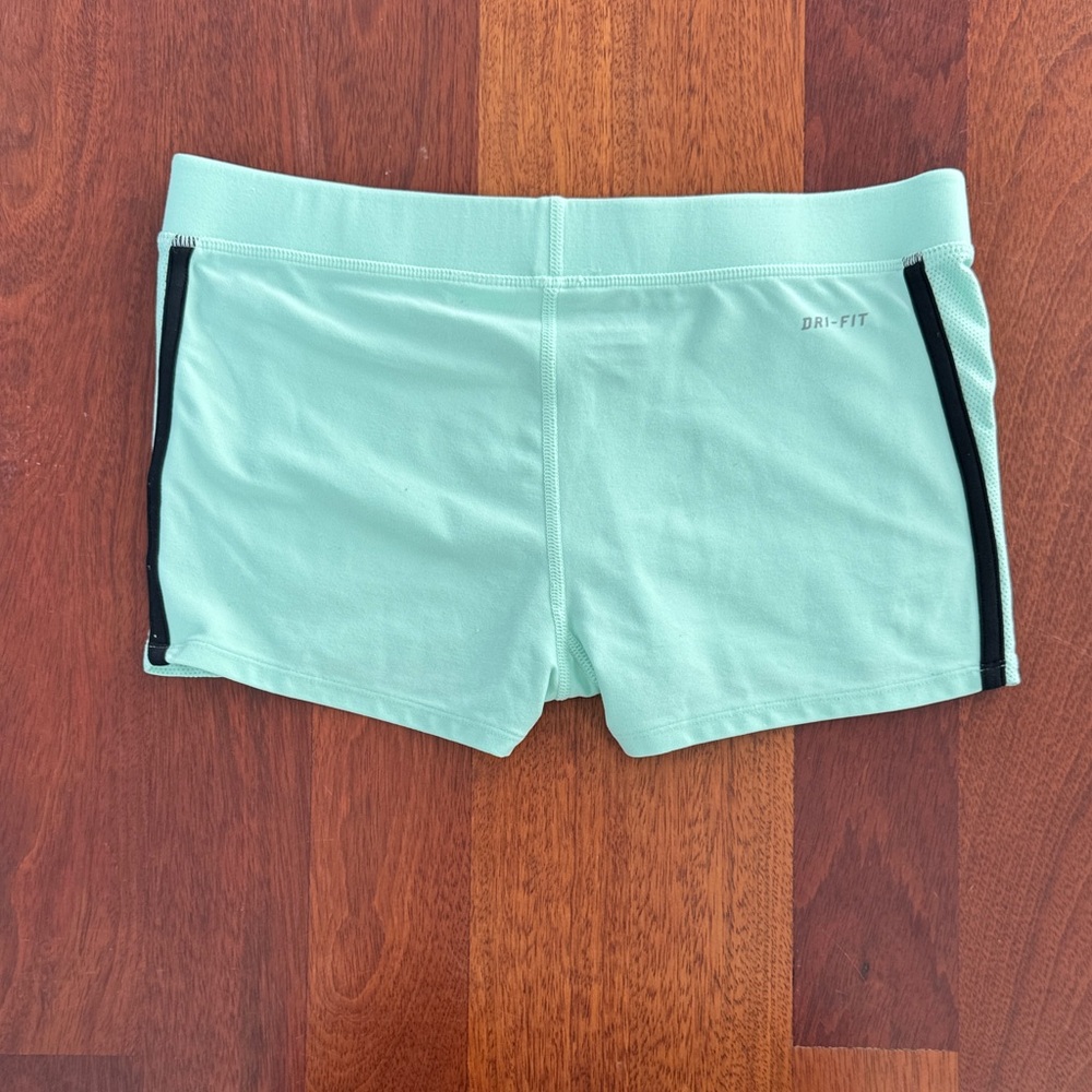 Nike Light Green Training Shorts - Picture 4 of 5